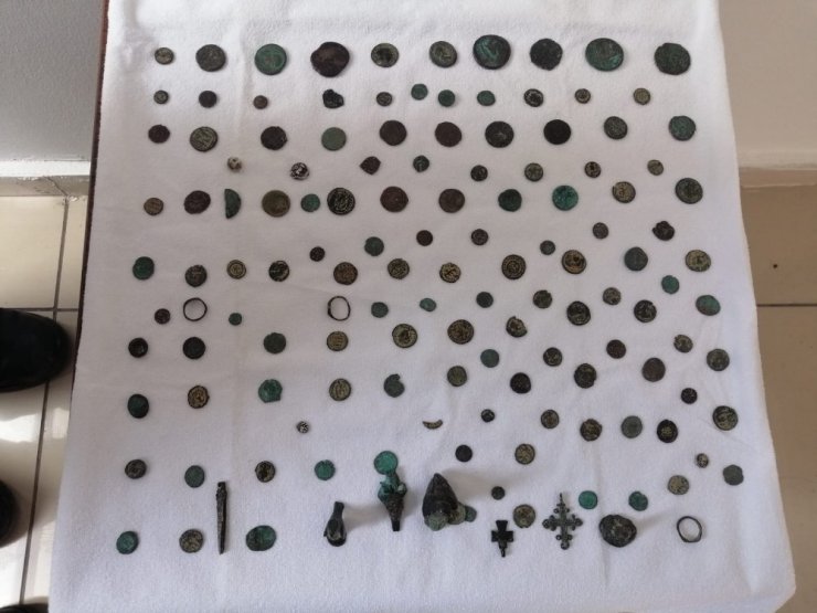 Bolu’da, Bizans ve Roma dönemine ait 142 adet tarihi eser yakalandı
