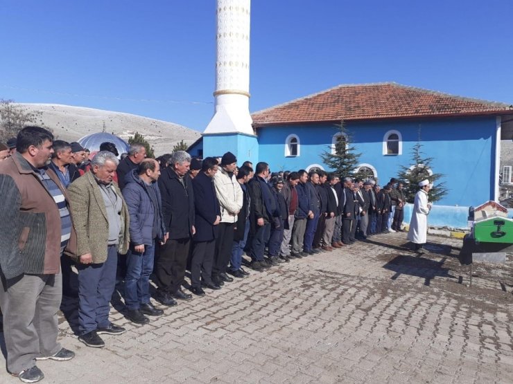 İzinsiz kullandıkları kredi kartı yüzünden ölen iki kardeş toprağa verildi