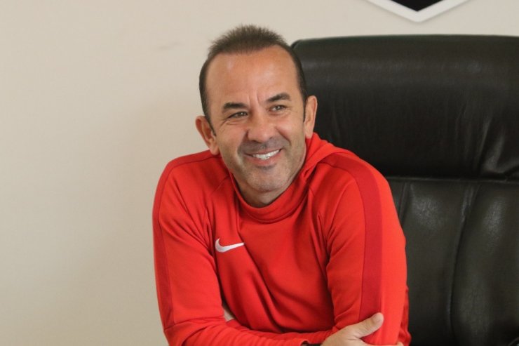 Mehmet Özdilek’ten transfer açıklaması!