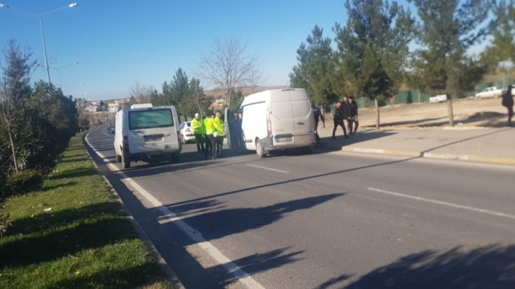 Diyarbakır’da feci kaza, araçtan fırlayan vatandaş ağır yaralandı