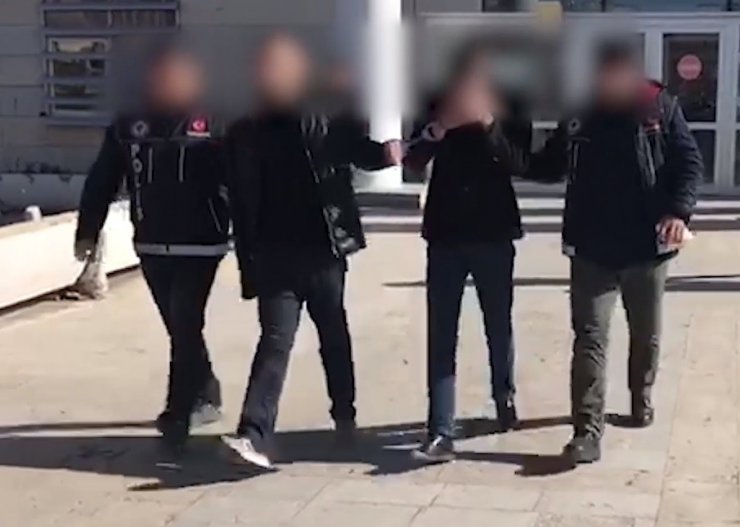 Onlar kaçtı polis yakaladı, 5 bin adet uyuşturucu hap çıktı