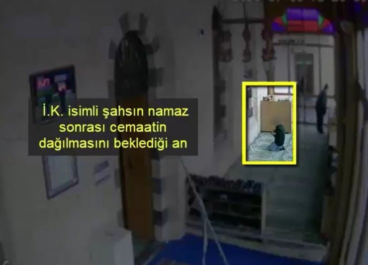 Namaz kılar gibi yaptı valizi çaldı