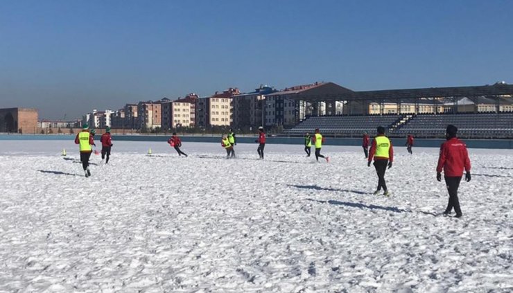 Kars 36 Spor Yakudiye Spor karşılaşması hazırlıklarını sürdürüyor