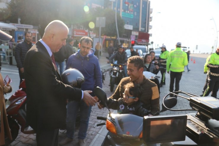 Kaymakam Aksoy denetime katıldı, kasksız sürücüleri uyardı