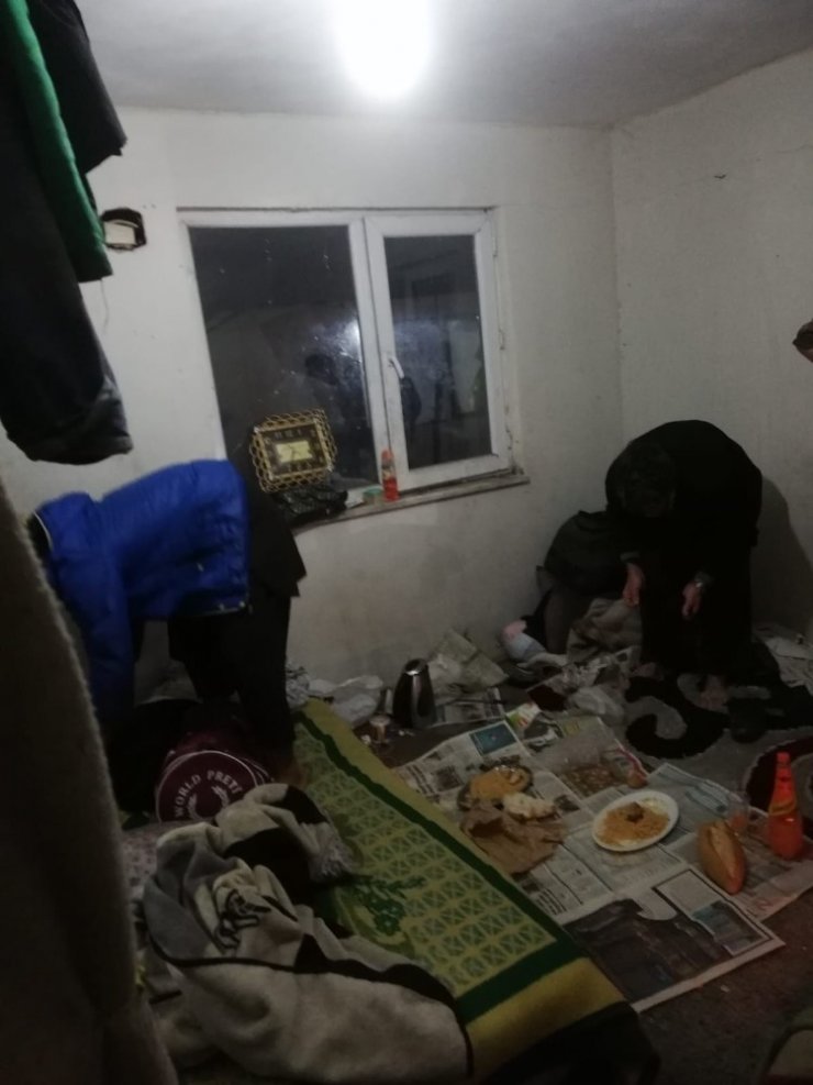 Hurdacılara yapılan baskında 21 düzensiz göçmen yakalandı