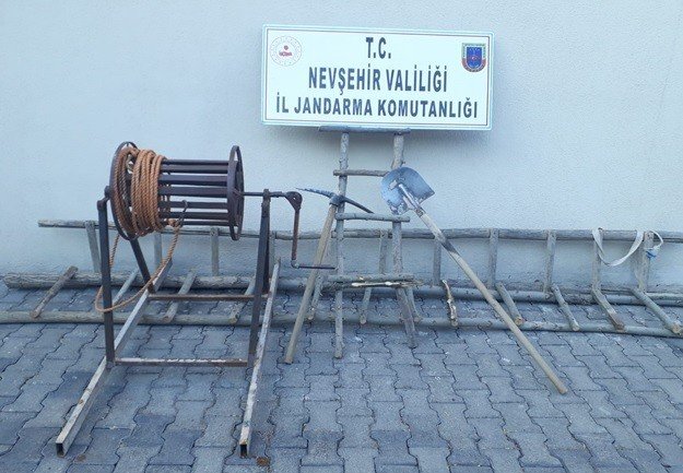 Gülşehir’de kaçak kazı yapan 4 kişi suçüstü yakalandı