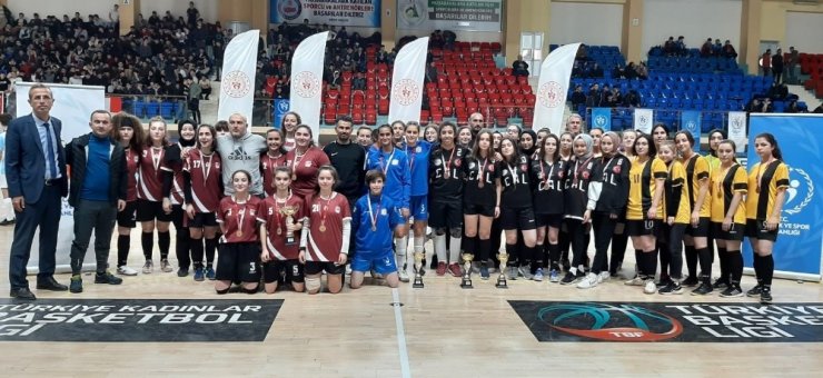 Gençler futsal müsabakaları tamamlandı