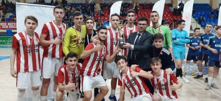 Gençler futsal müsabakaları tamamlandı