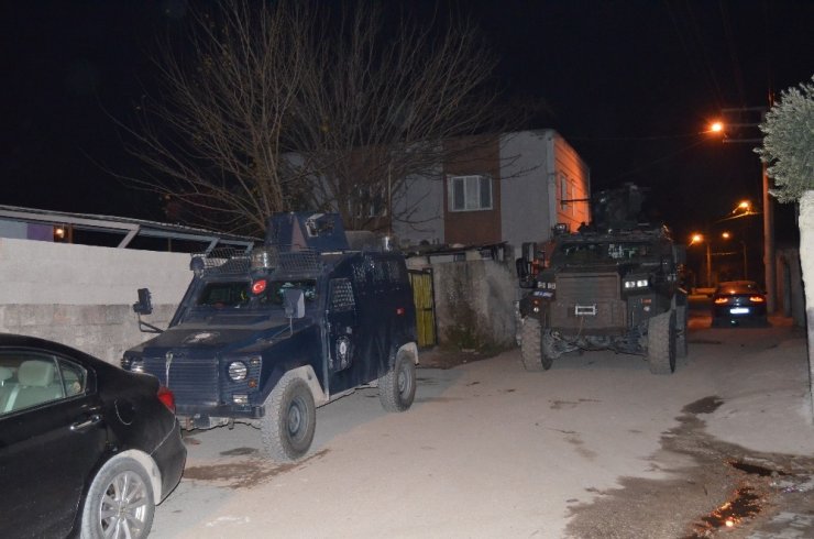 Osmaniye’de uyuşturucu satıcılarına şafak baskını