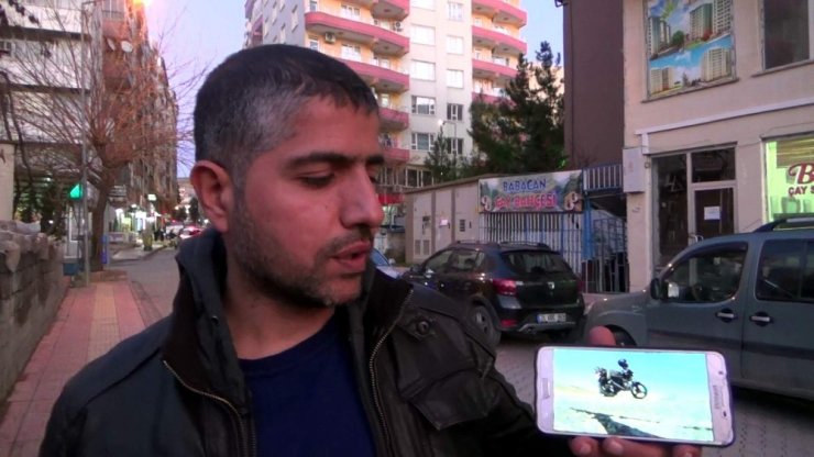 Park halindeki motosiklet saniyeler içinde çalındı