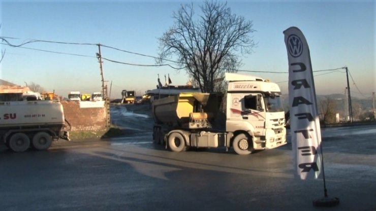 Sultangazi’de su tankeriyle halk otobüsünün çarpıştığı kaza kamerada