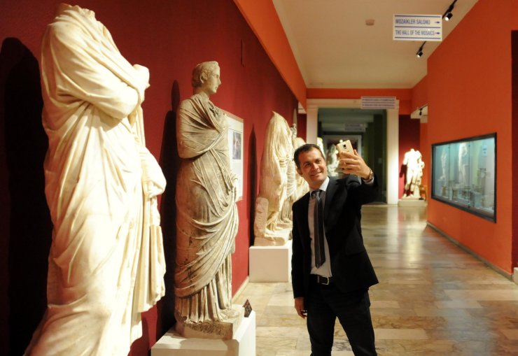 Antalya Müzesi'nde "Müzede Selfie Günü" etkinliği yapıldı