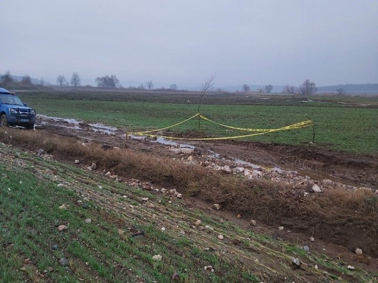 Yağmur yağdı, mezarlar açığa çıktı