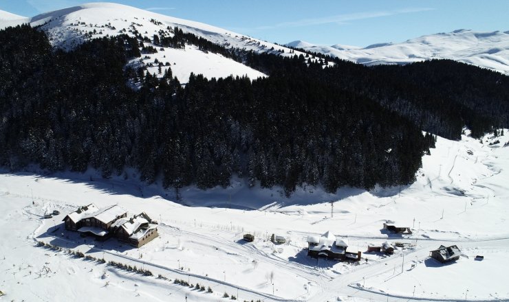 Beyaza bürünen yaylalar doğal güzelliğiyle cezbediyor