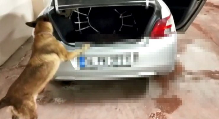 Otomobilden 16 kilo uyuşturucu çıktı
