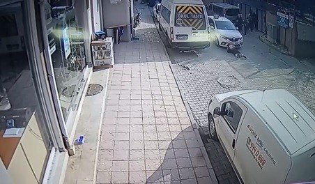 Otizmli ilkokul öğrencisinin hayatını sırtındaki çantası kurtardı