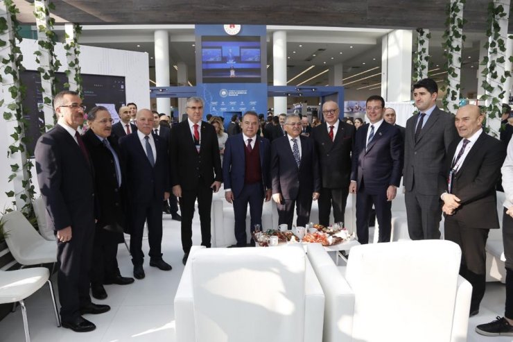 Büyükkılıç'tan belediye başkanlarına pastırma ikramı