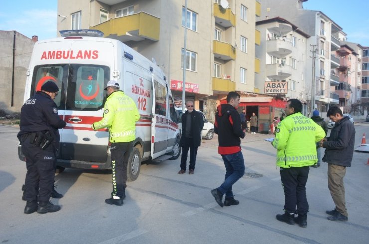 Cami çıkışı 76 yaşındaki yaşlı adama araç çarptı