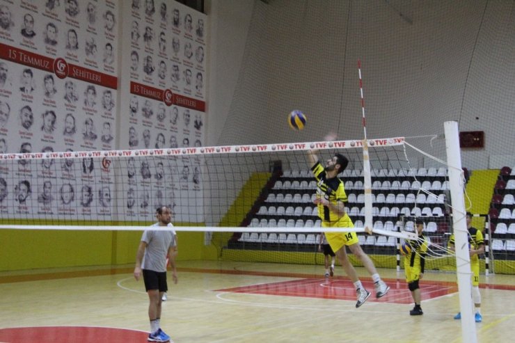 Elazığ’da bir mahalle, kötü alışkanlıklardan sporla uzak duruyor