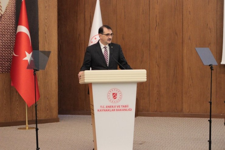 Bakan Dönmez: “Türkiye’de en geç 2021 sonunda dağıtım hatlarına ilk hidrojen girişinin olmasını hedefliyoruz”