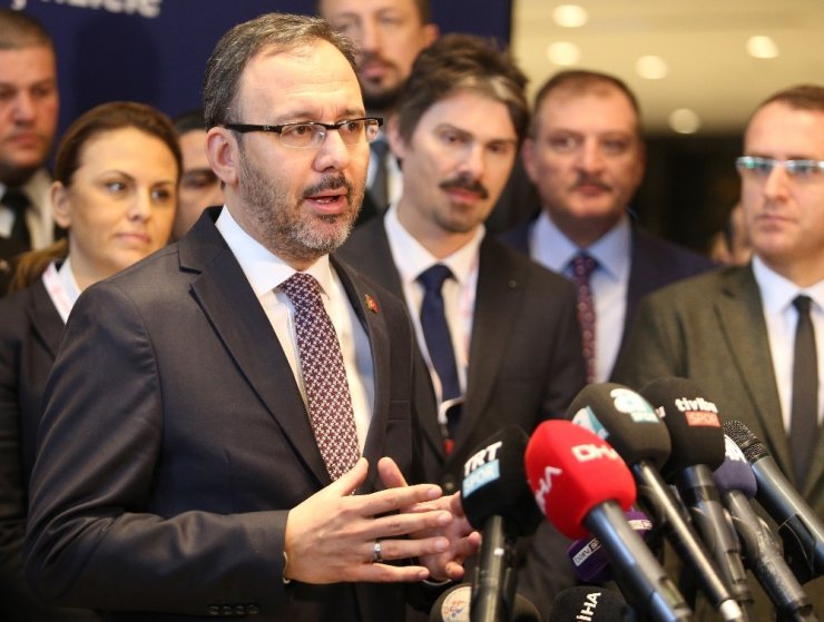 Bakan Kasapoğlu: “Spor camiası olarak meclisimizin yaptığı çalışmalara katkı vereceğiz”