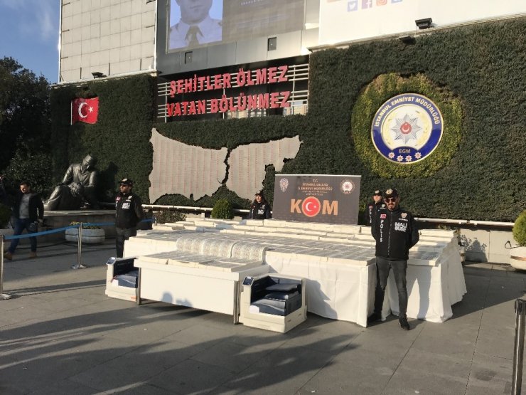 İstanbul’da FETÖ bağlantılı sahte dolar operasyonu: 127 milyon dolar ele geçirildi