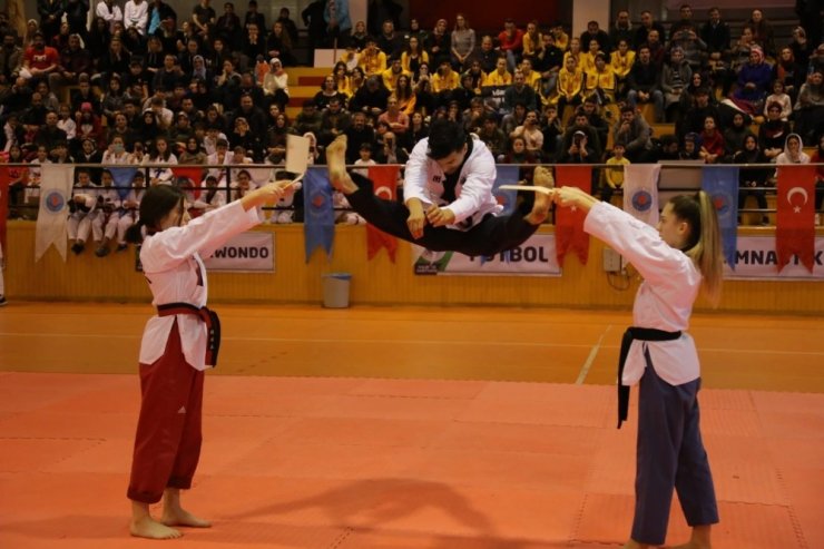 Kağıthane Belediyesi’nden amatör kulüp ve sporculara 500 bin TL destek