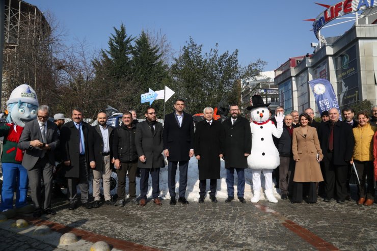 "KarFest"in tanıtımı için iki kamyon kar getirildi