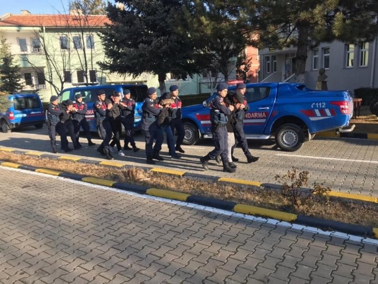 Kastamonu’da bir köpeği öldürerek hırsızlık yapan 4 şahıs yakalandı