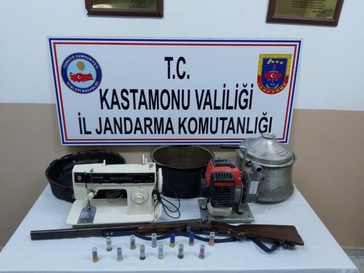 Kastamonu’da bir köpeği öldürerek hırsızlık yapan 4 şahıs yakalandı