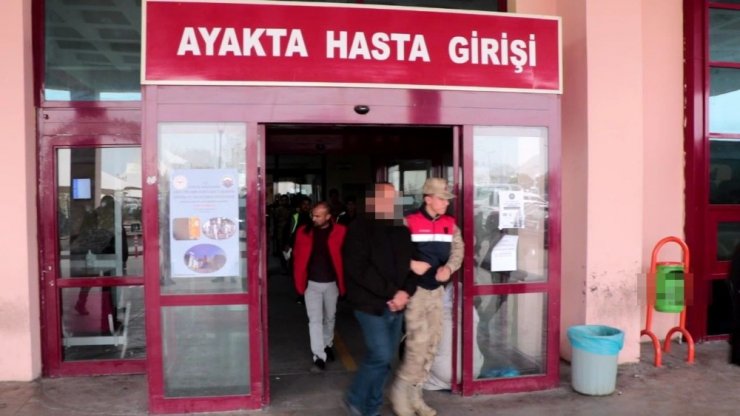 22 yıl kaçtı, saklandığı çukurda kıskıvrak yakalandı