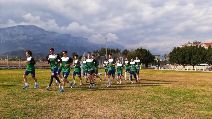 Arapgirspor’un Antalya kampı sürüyor