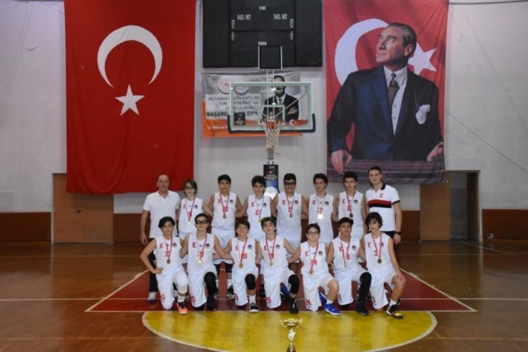 Yıldız erkekler potada yarıştı