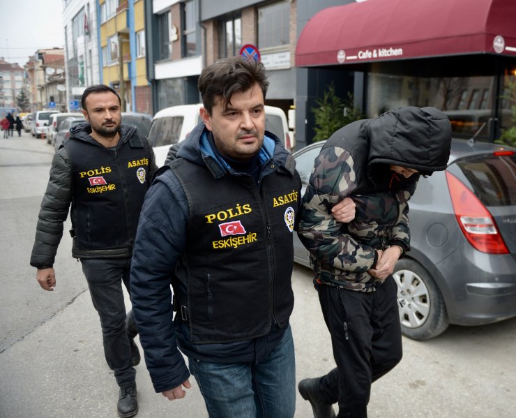 GÜNCELLEME- Eskişehir'de dolandırıcılık operasyonunda yakalanan 4 zanlı tutuklandı