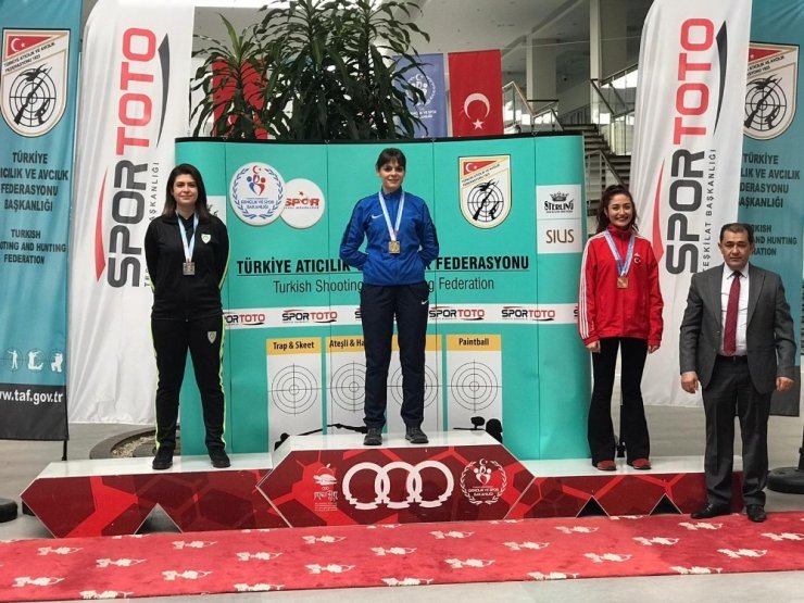 Manisalı atıcılık sporcusundan 2.’lik