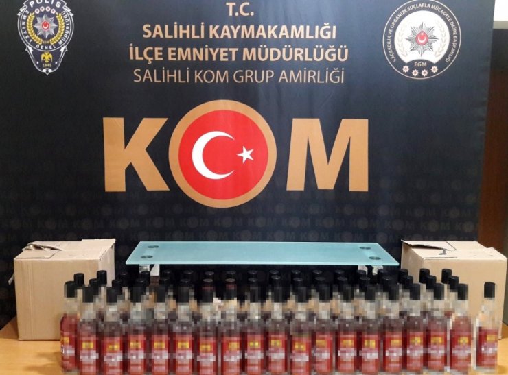 Şüpheli araçlardan 156 şişe gümrük kaçağı içki çıktı