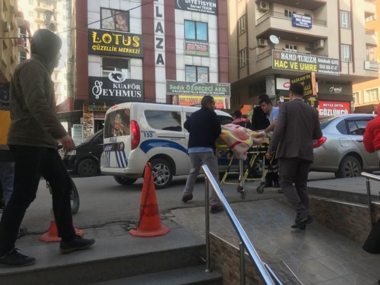 Öldürdüğü kadını kanepenin altına sakladı