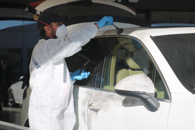 Lüks aracın içinden 70 bin liralık pırlanta yüzük çalındı