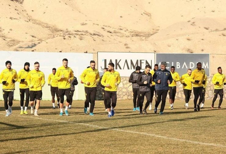 Yeni Malatyaspor’u Başakşehir maçına Ali Ravcı hazırlıyor