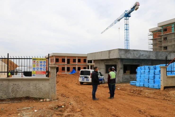 Yurt inşaatında iskele çöktü: 1’i ağır 3 yaralı