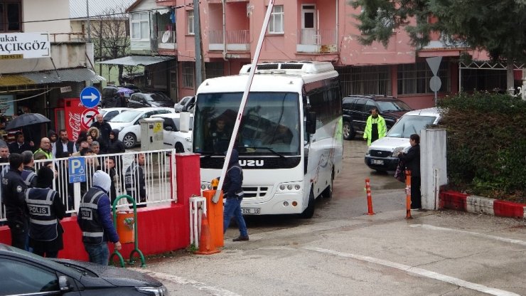 Tefeci operasyonunda gözaltına alınanlar adliyeye sevk edildi