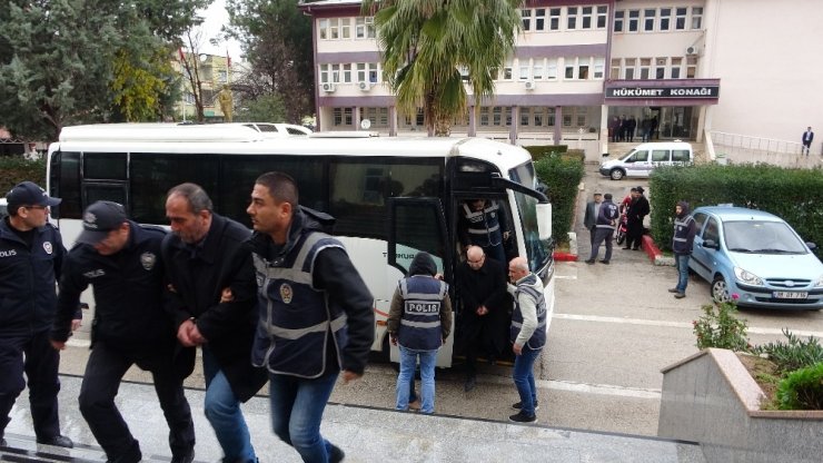 Tefeci operasyonunda gözaltına alınanlar adliyeye sevk edildi