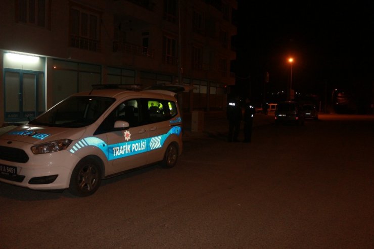 Alkollü sürücü motosikletiyle markete daldı