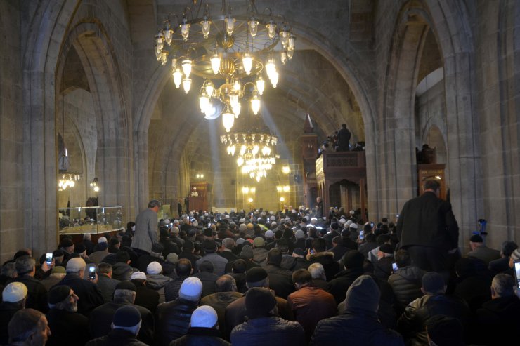 Erzurum'un asırlık geleneği "1001 Hatim"de dua heyecanı