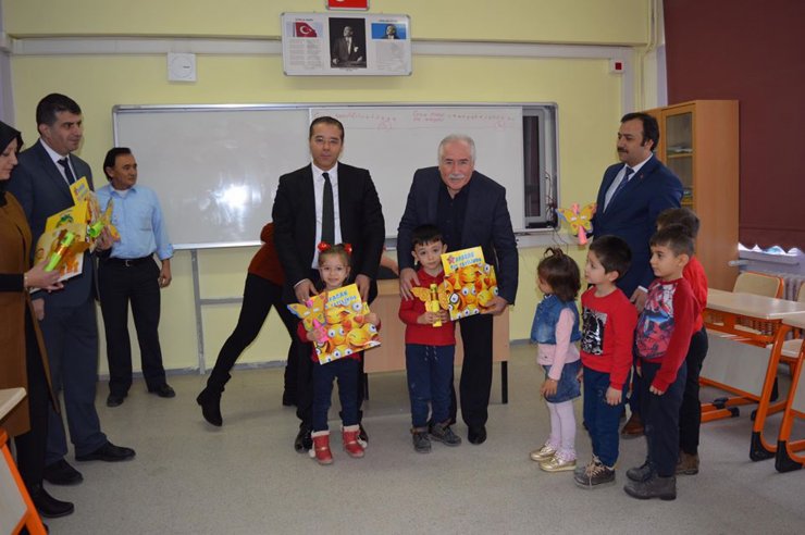 Güdül ilçesinde öğrenciler karne aldı