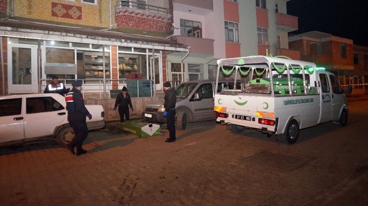 Üç kişinin öldüğü silahlı kavgada ağır yaralanan baba da hayatını kaybetti