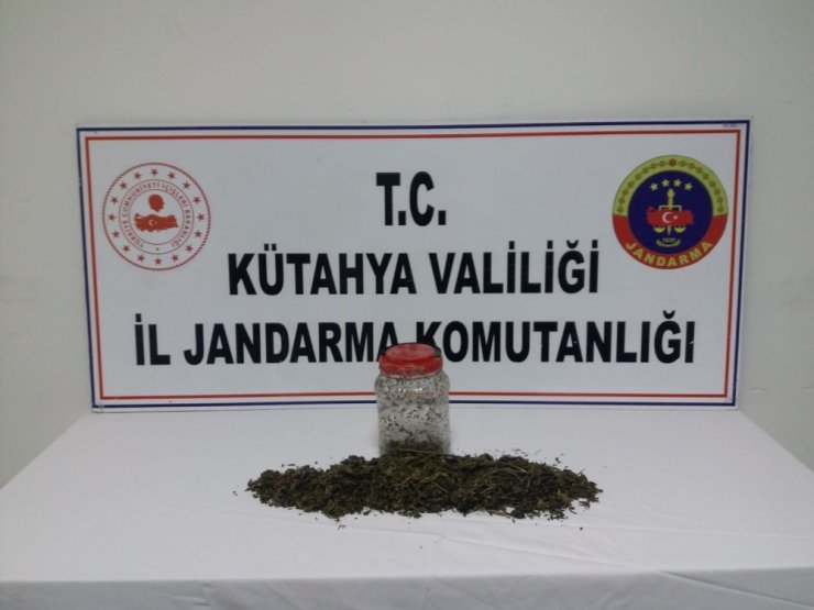 Kavanoz içinde uyuşturucu ele geçirildi