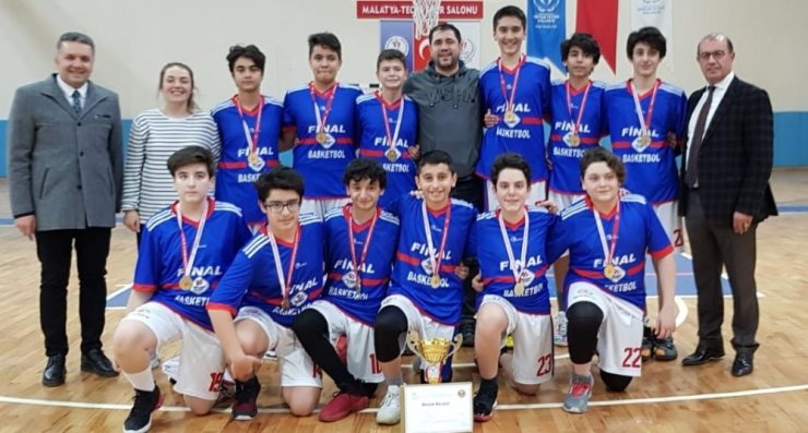 Final Okulları, potada namağlup şampiyon oldu