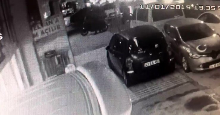 İstanbul’da “pes” dedirten motosiklet hırsızlığı kamerada