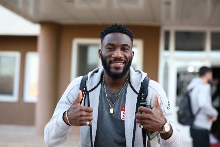 Lider Sivasspor İstanbul’a gitti